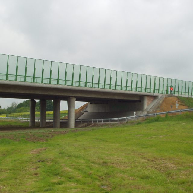 BW 25 – Talbrücke im Zuge der BAB A 72 über die K 8260 und das Gewässer Ratte