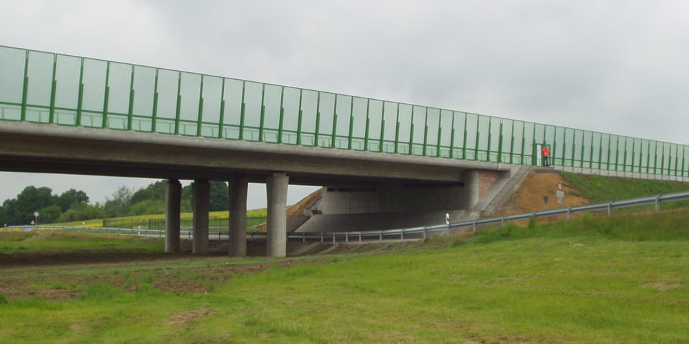 BW 25 – Talbrücke im Zuge der BAB A 72 über die K 8260 und das Gewässer Ratte